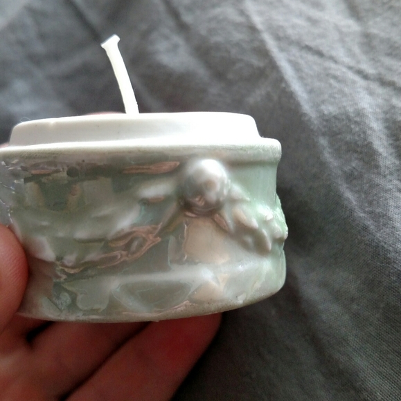 Homemade Candle in Floral German Ceramic - Picture 2 of 3